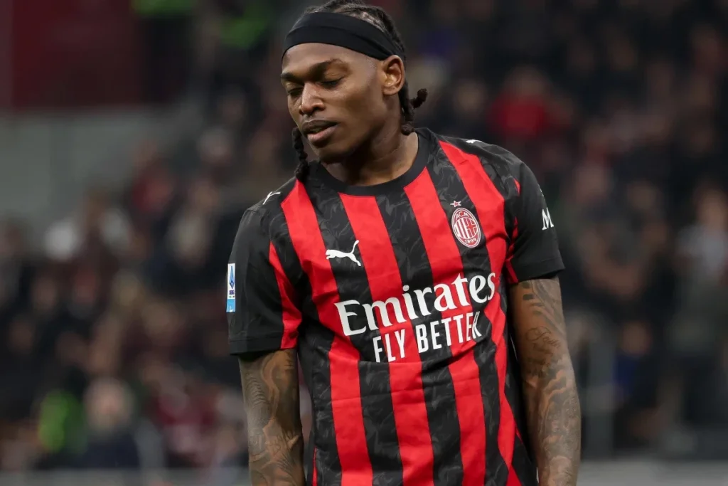 Rafael Leao, attaccante del Milan, in maglia rossonera durante una partita