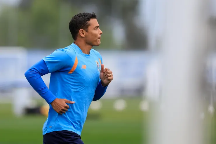 Thiago Silva in allenamento con la maglia blu