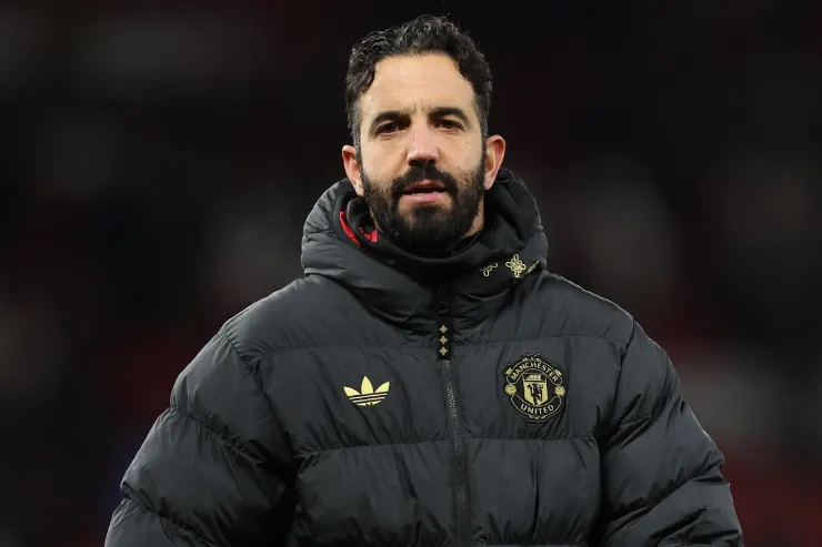 Ruben Amorim con giubbotto Manchester United, ritratto durante evento ufficiale