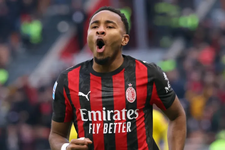 Nkunku in maglia Milan esulta durante una partita in Serie A