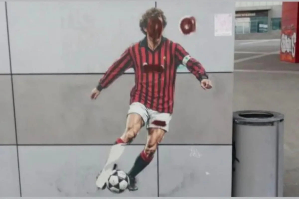 Murale Baresi vandalizzato a Casa Milan: il club avvia le indagini