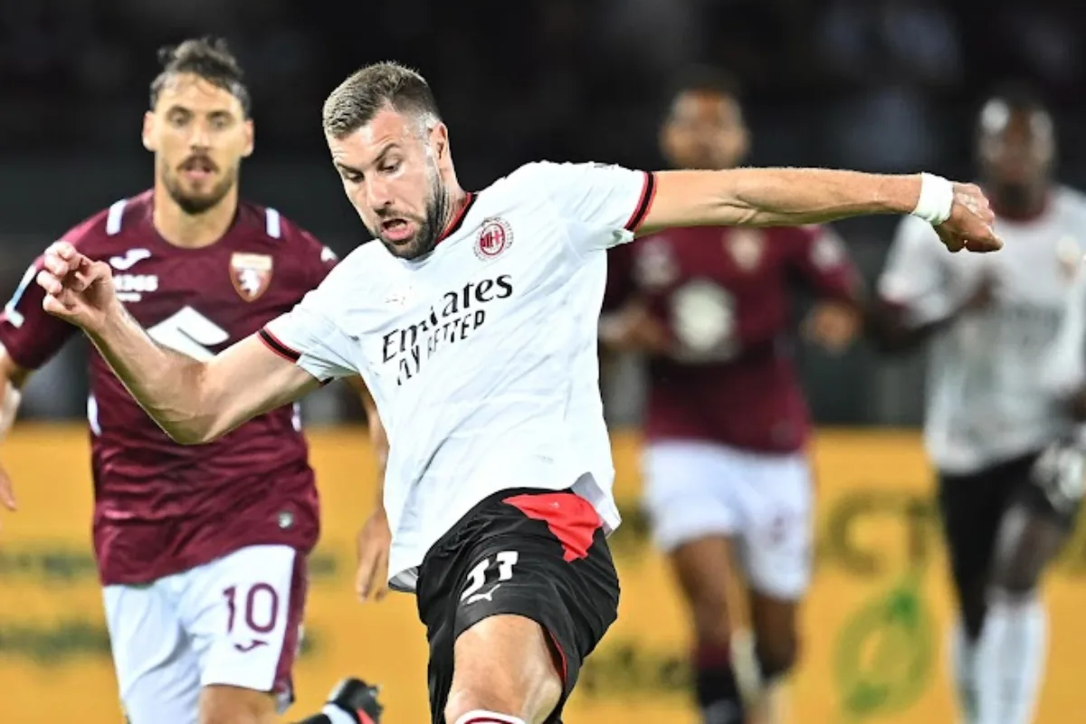 Pavlovic blindato dal Milan: si va verso il rinnovo con ingaggio raddoppiato