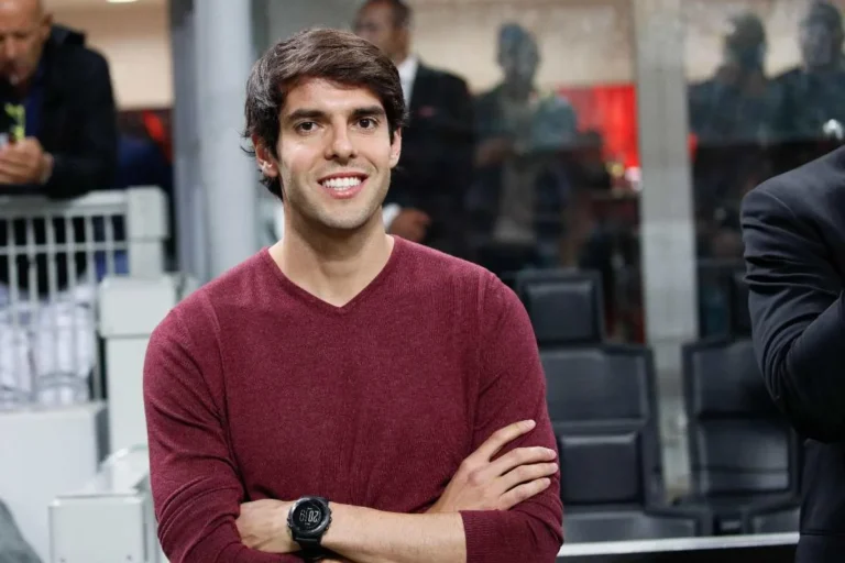 Ricardo Kakà a bordocampo a San Siro