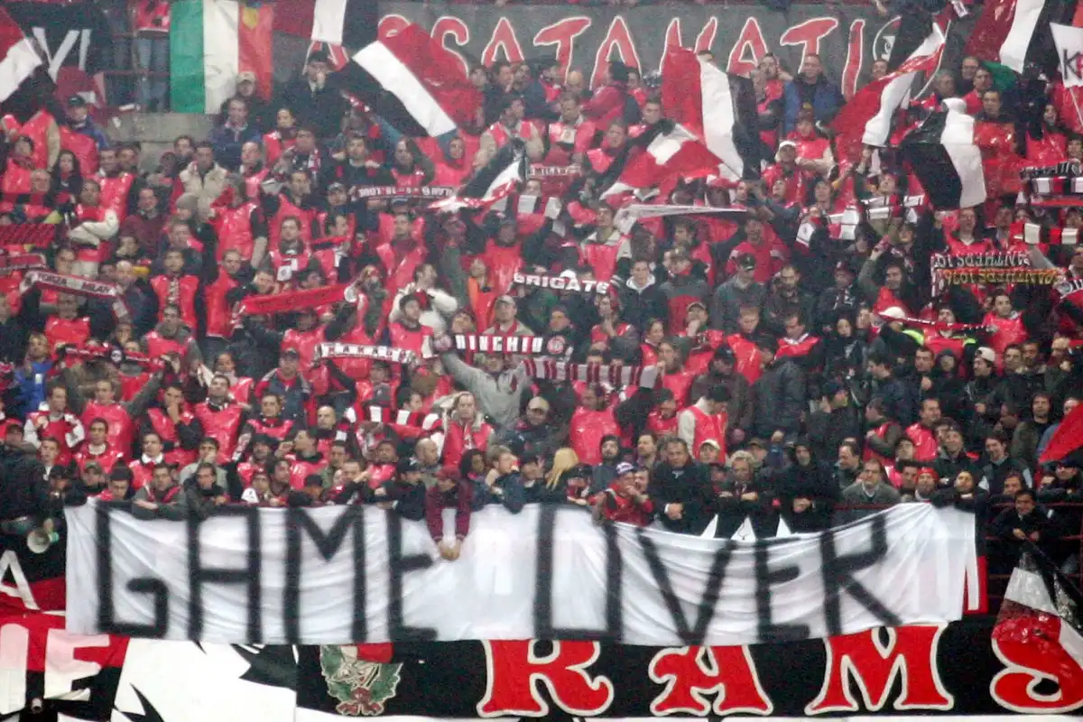 Trasferta di Udine senza curva sud: il Milan appoggia la protesta dei tifosi