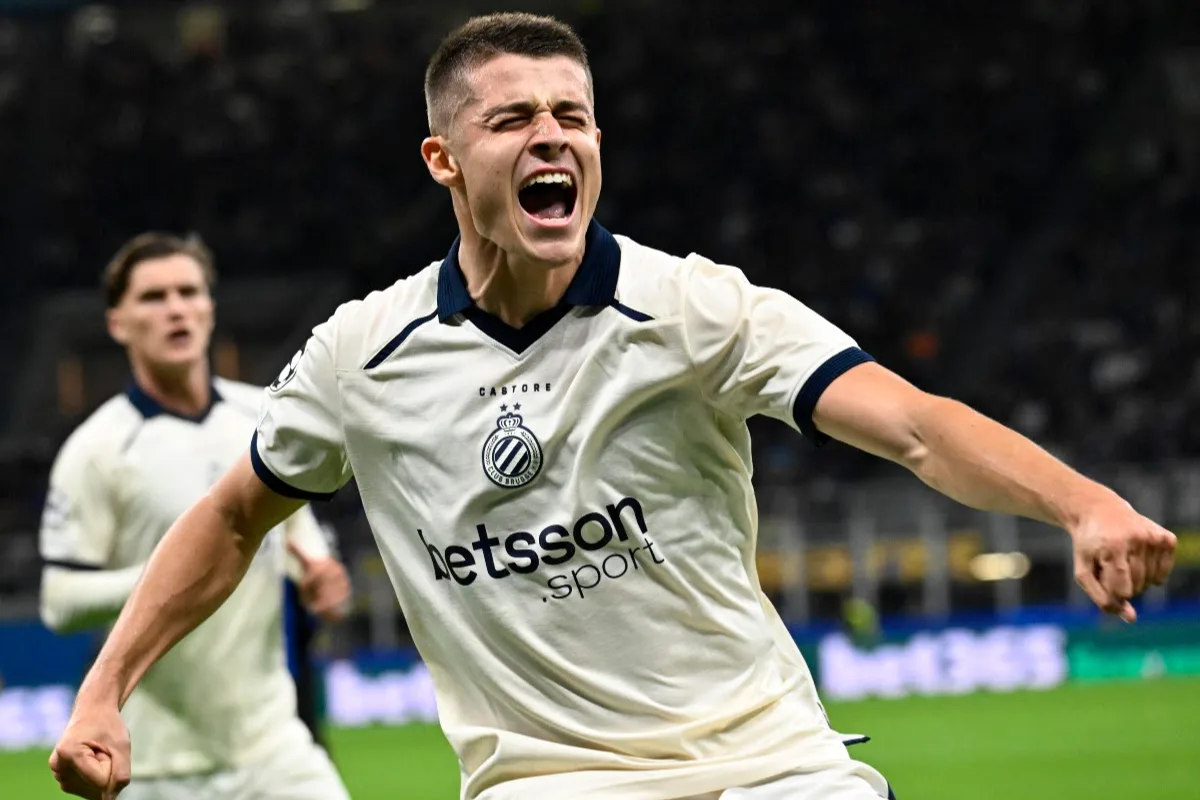 Tresldi del Club Brugge con maglia bianca esulta a bocca aperta durante la partita contro l'Inter